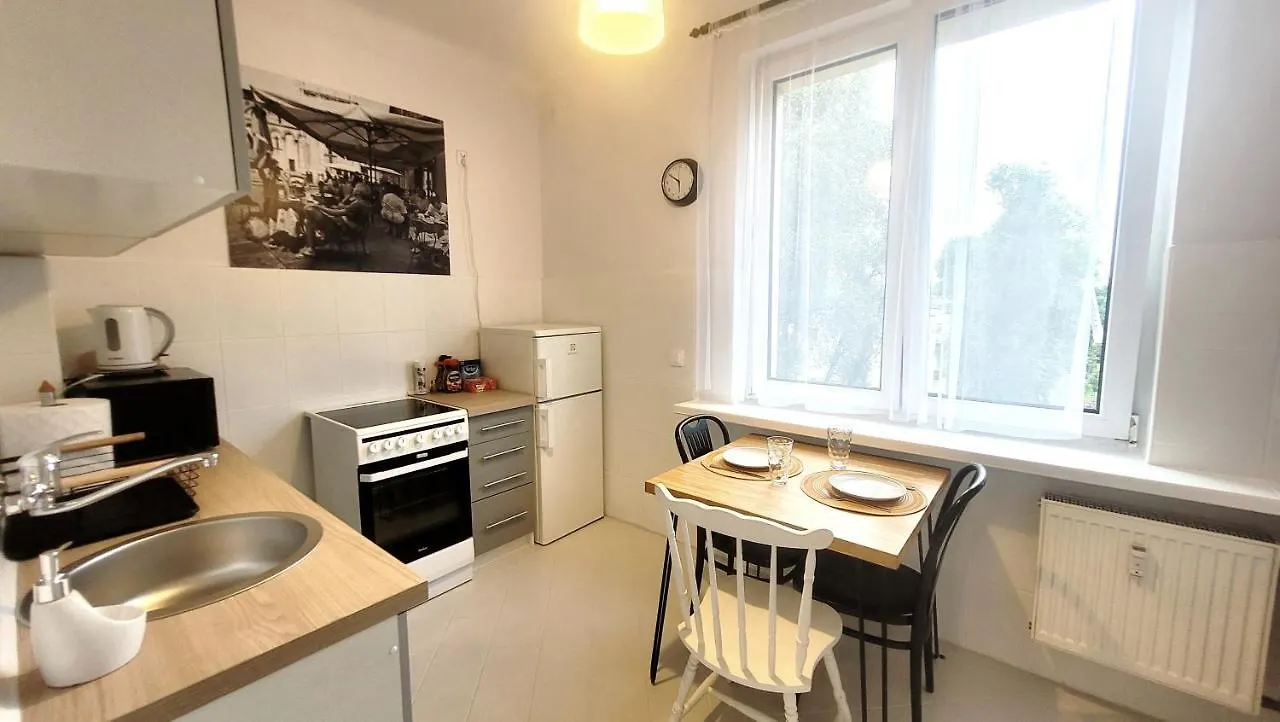 Happy Life - Apartment Next To Metro Station Varsóvia